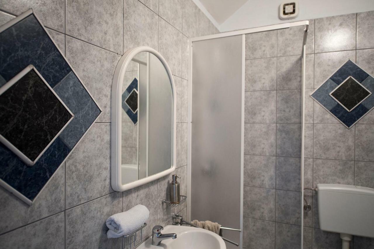 The Roof - Luxury Apartment Omis Bagian luar foto