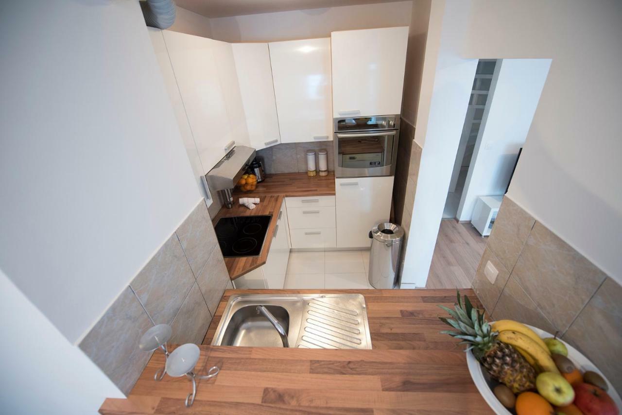 The Roof - Luxury Apartment Omis Bagian luar foto