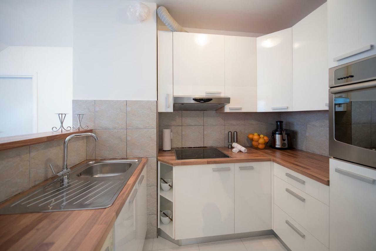 The Roof - Luxury Apartment Omis Bagian luar foto