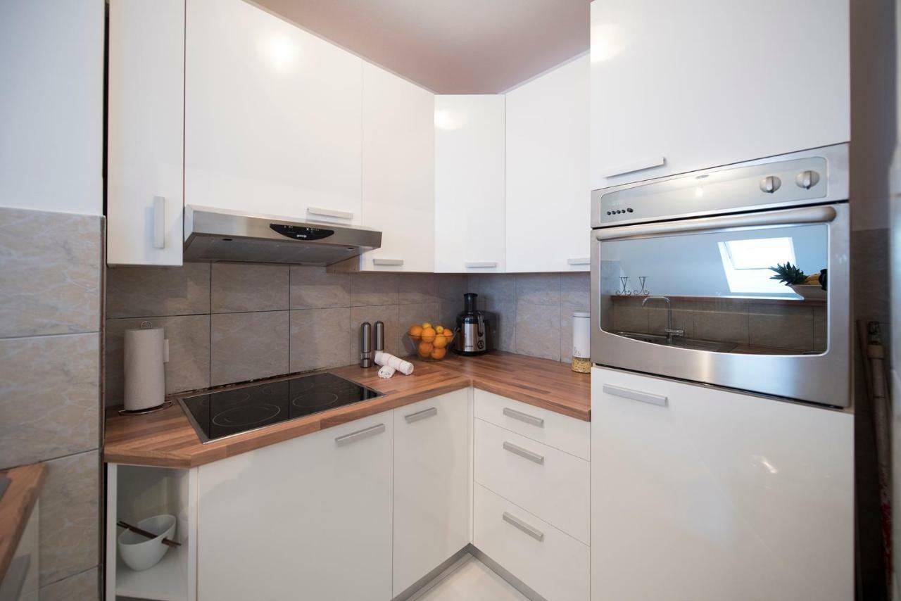 The Roof - Luxury Apartment Omis Bagian luar foto
